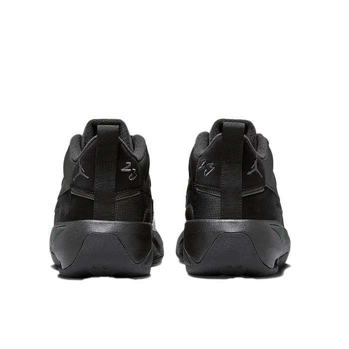 Кроссовки Air Jordan Max Aura 7 HQ2091-001