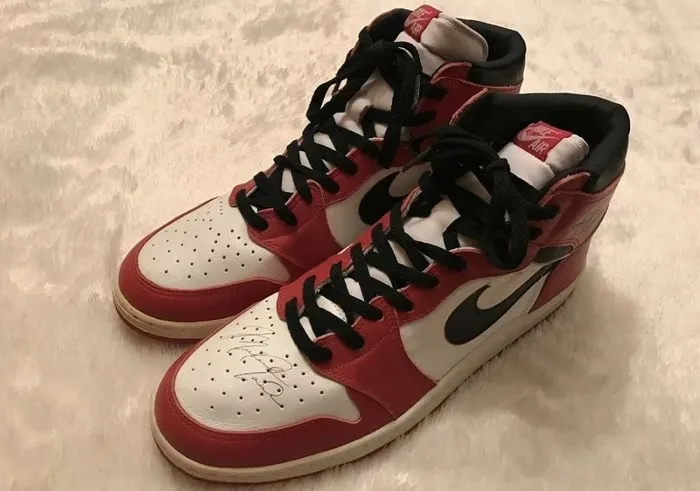 Air Jordan 1 (1985) с автографом Air Jordan 1 (1985) с автографом