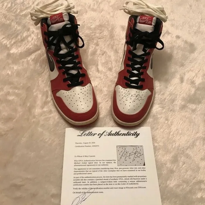 Air Jordan 1 (1985) с автографом Air Jordan 1 (1985) с автографом